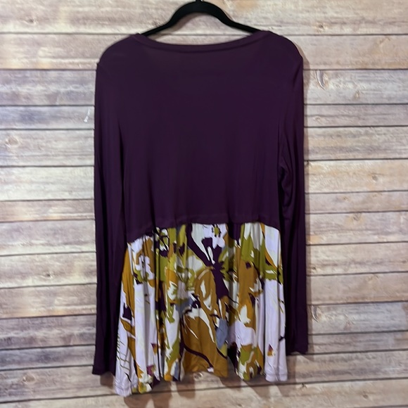 LOGO Lori Goldstein Purple Print Scoop Neck Tunic Size Medium with Pockets A1 - Picture 6 of 6
